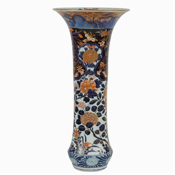 Imari porcelain vase