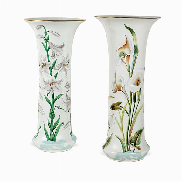 Gerend, two cylindrical porcelain vses