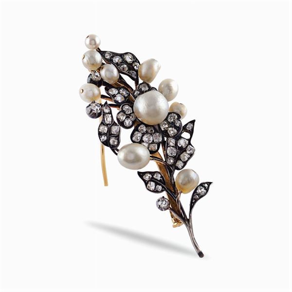 Gold and silver floral pattern brooch