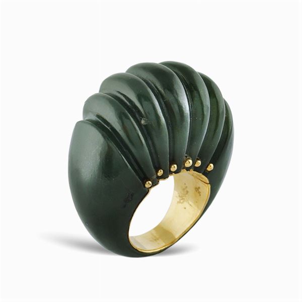 Anello bombè realizzato in giada