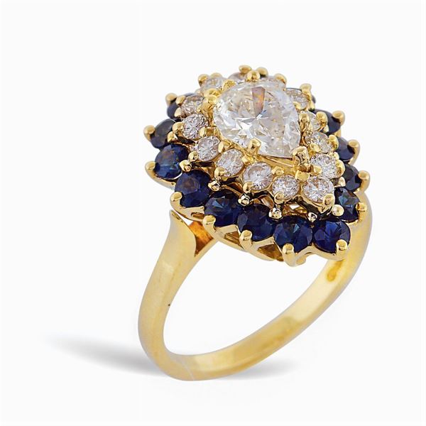 Anello in oro giallo 18kt con diamante a goccia