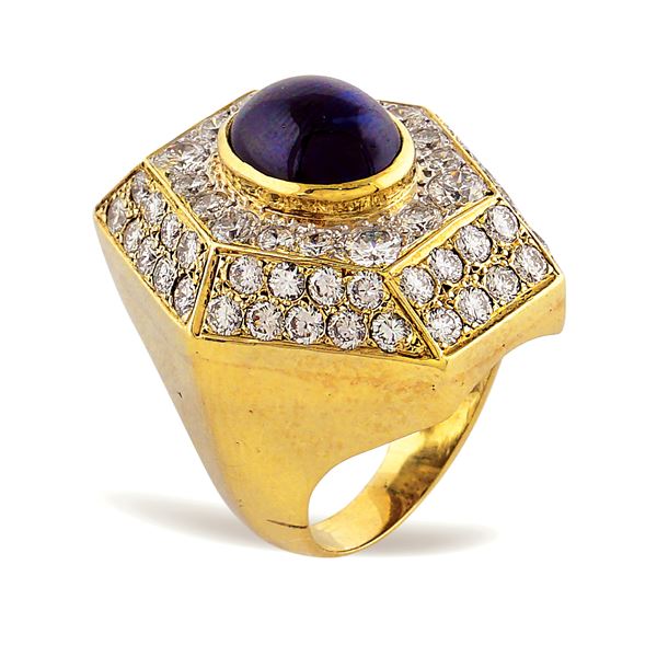 14kt gold and cabochon sapphire ring