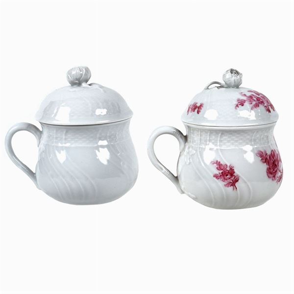 Set of 15 cups with lid