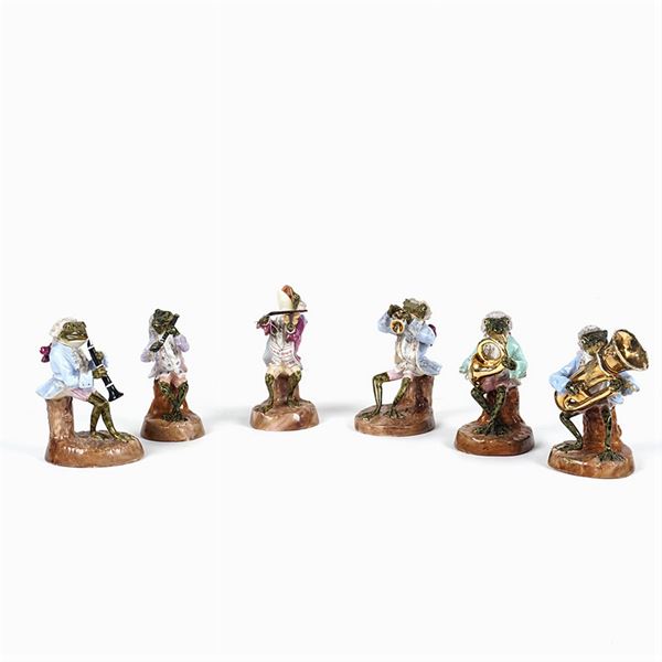 Six musical orchestra frogs in polychrome porcelain  (Germany, 20th century)  - Auction Online timed Auction objects of art - II - Colasanti Casa d'Aste