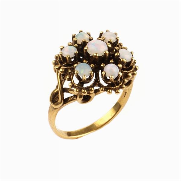 A 14kt gold ring