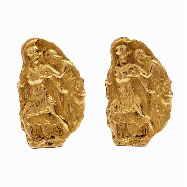 A pair of 18K gold cuff-links