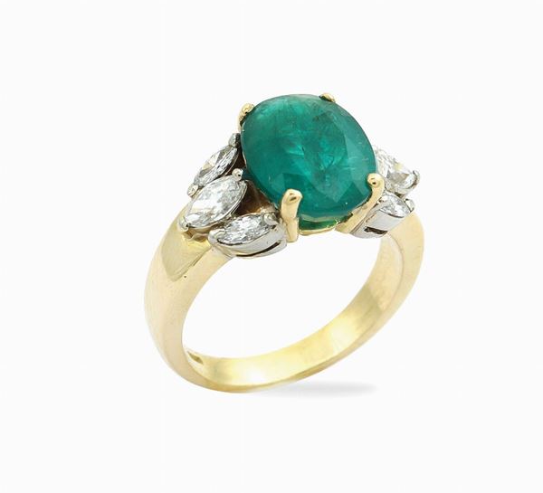18kt two color gold and natural emerald ring
