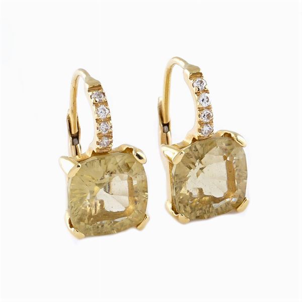 18kt gold earrings