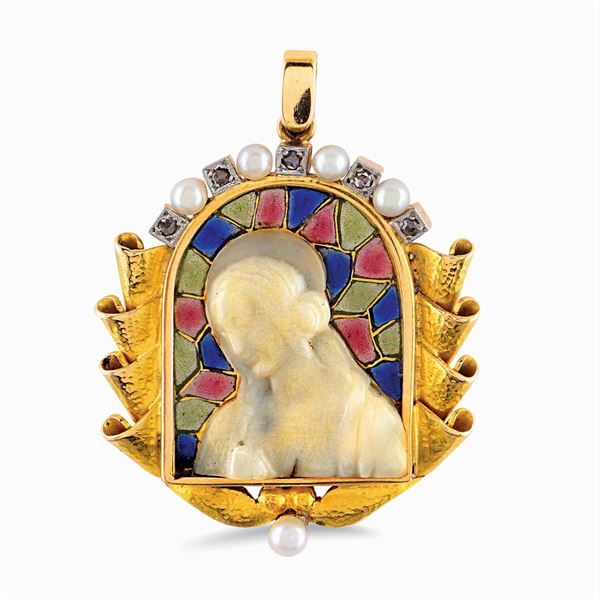 Pendente in oro giallo 18kt con cammeo