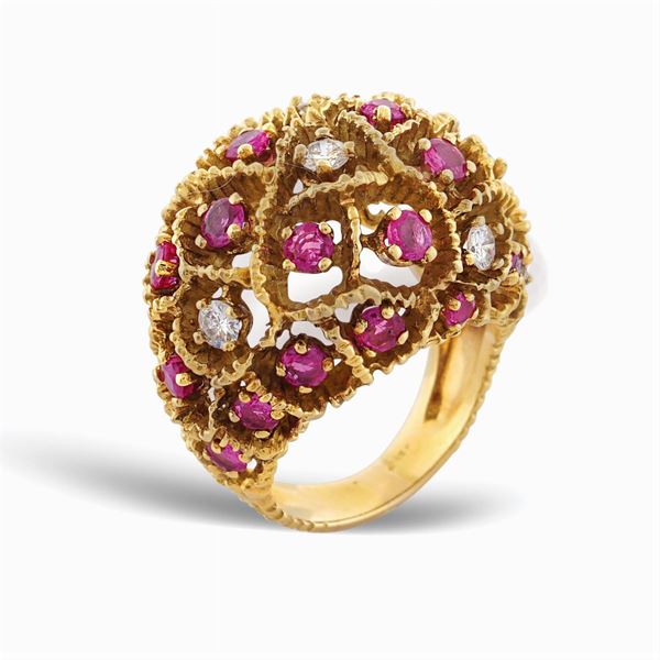 Anello bombé in oro giallo 18kt