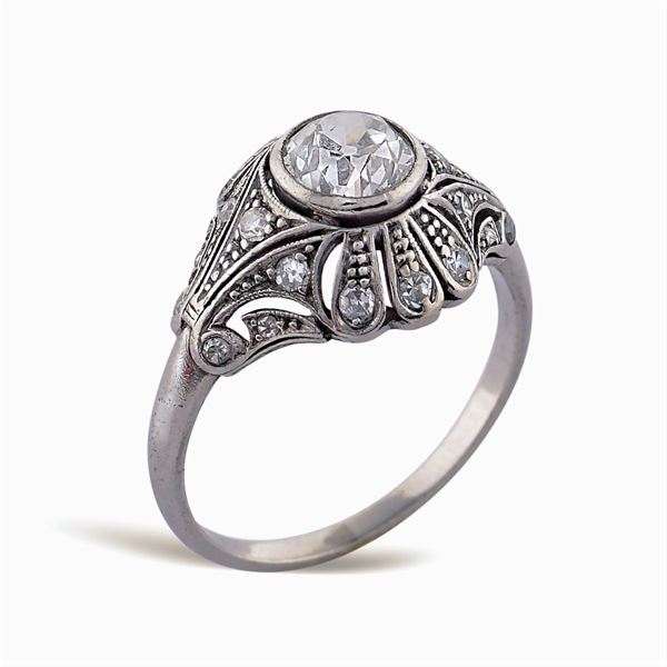 Anello Liberty in platino e diamante