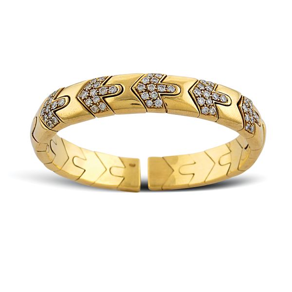 18kt gold and diamond bangle bracelet