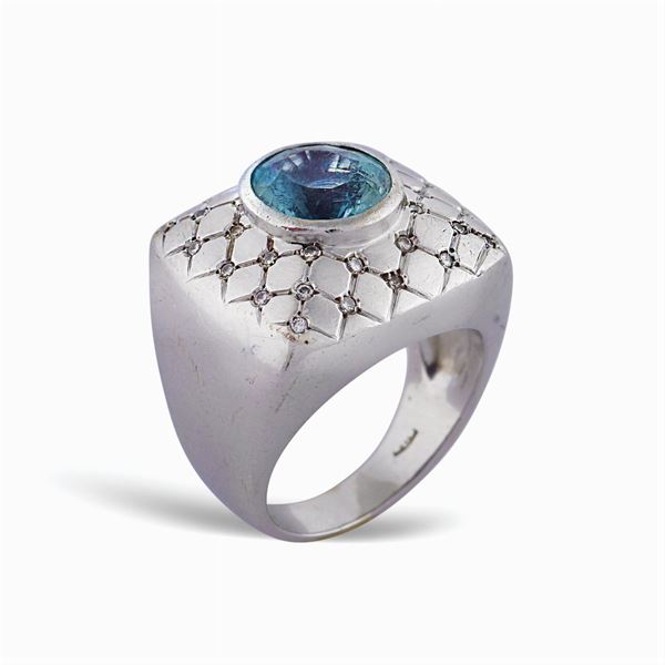 Anello in oro bianco 18kt con acquamarina