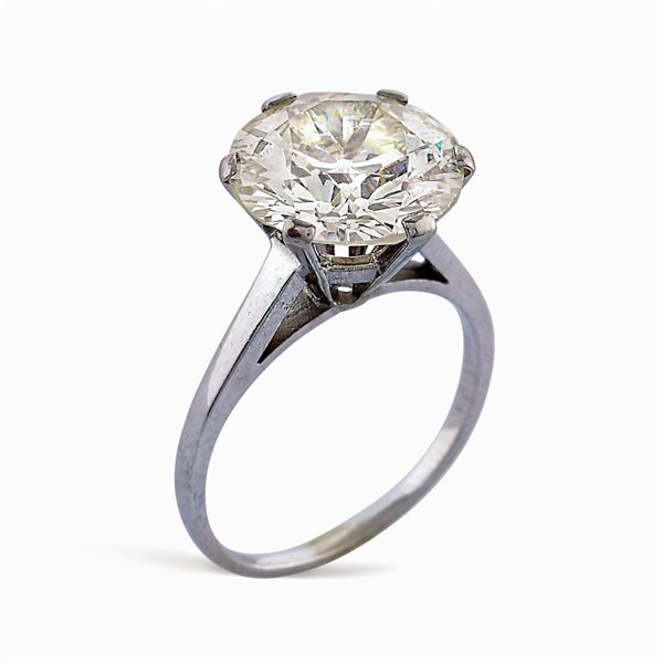 Anello solitario in platino con diamante ct 5,07