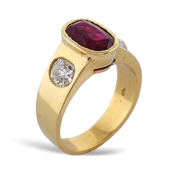 18kt gold ring with ruby