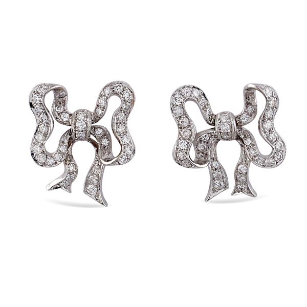 White gold and diamond ribbon shaped earrings  - Auction Important Jewels & Fine Watches - Colasanti Casa d'Aste