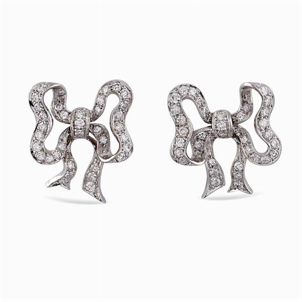 Orecchini a fiocco in oro bianco e diamanti  - Asta GIOIELLI E OROLOGI  - Colasanti Casa d'Aste