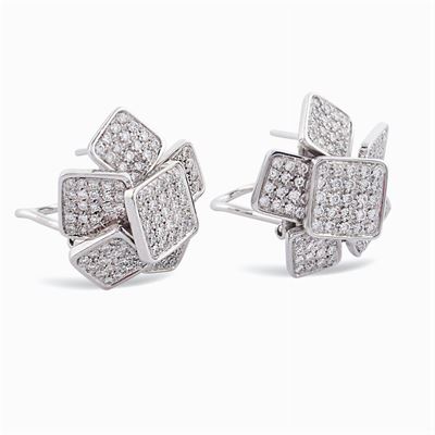 Orecchini a Lobo in Oro Bianco 18kt e Diamanti