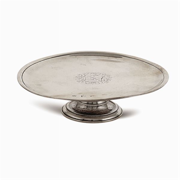 Alzatina circolare in argento  (Londra, Giorgio II, 1727)  - Asta ARGENTI E L'ARTE DELLA TAVOLA  - Colasanti Casa d'Aste