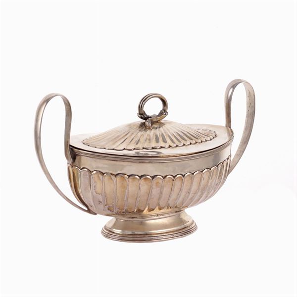 Silver sugar bowl with lid  (Italy, 20th century)  - Auction Fine Silver & The Art of the Table - Colasanti Casa d'Aste