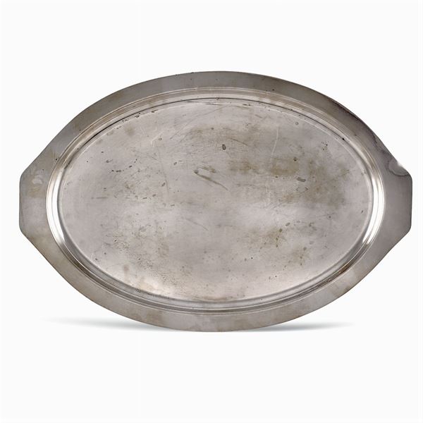 Oval silver tray of smooth body, shaped profile  (Italy, 20th century)  - Auction Fine Silver & The Art of the Table - Colasanti Casa d'Aste