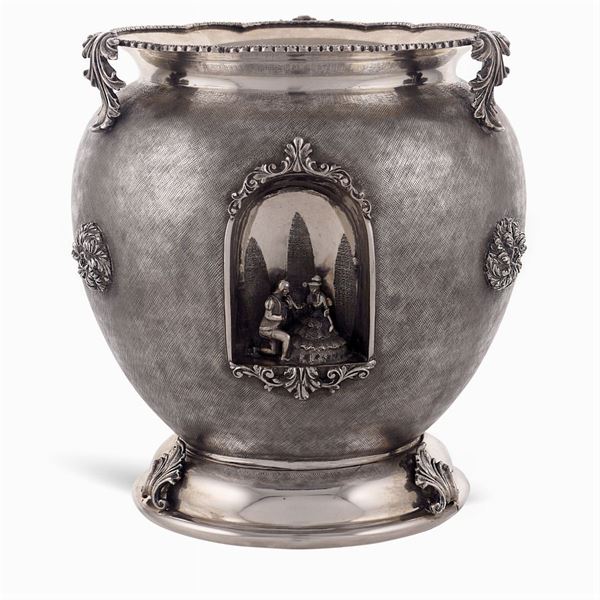 Vaso circolare in argento