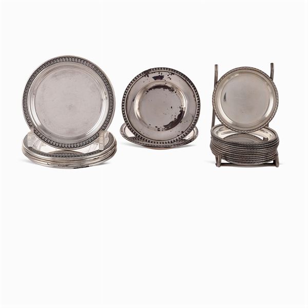 Group of small circular silver plates (20)  (Italy, 20th century)  - Auction Fine Silver & The Art of the Table - Colasanti Casa d'Aste