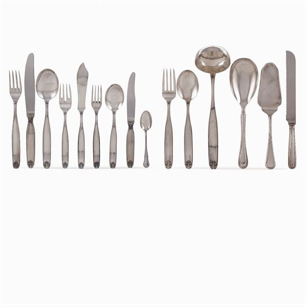 Silver cutlery service (126)