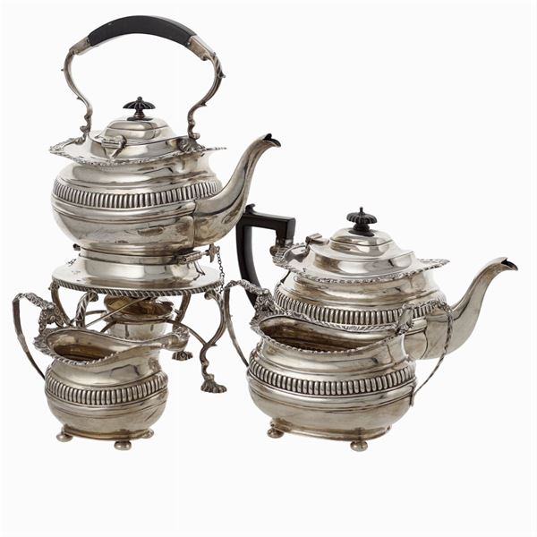 Silver tea service (4)  (London, 1912)  - Auction Fine Silver & The Art of the Table - Colasanti Casa d'Aste