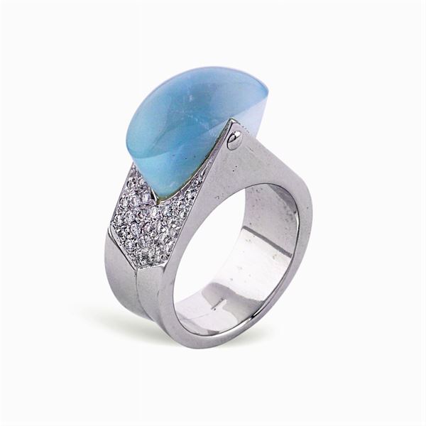 Anello in oro bianco 18kt con acquamarina