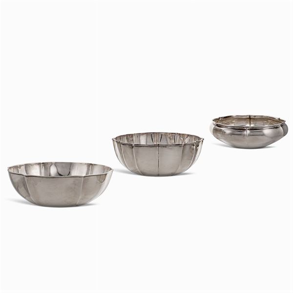 Gruppo di tre bowls in argento