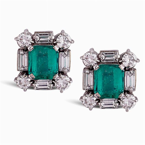 Platinum earrings with two emeralds  (1950s/1960s)  - Auction Important Jewels & Fine Watches - Colasanti Casa d'Aste