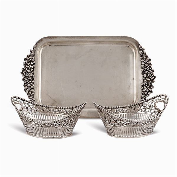 Group of three silver objects  (Italy, 20th century)  - Auction Fine Silver & The Art of the Table - Colasanti Casa d'Aste