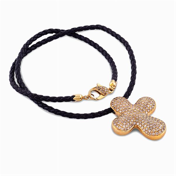 Pendente croce in oro rosa 18kt e diamanti