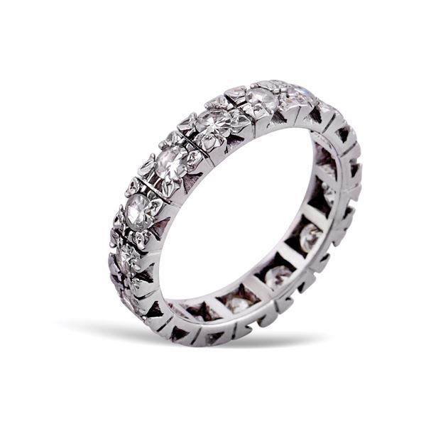18kt white gold and diamond wedding band ring