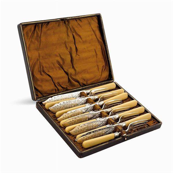 Metal, silver and bone fish cutlery service (12)