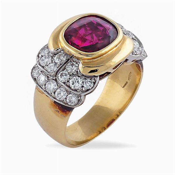 Anello in oro giallo e bianco 18kt con rubino Siam