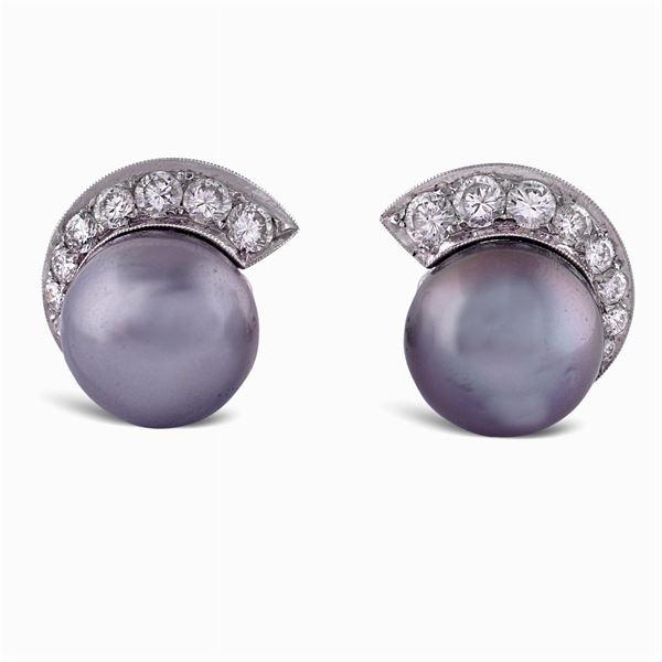 Orecchini in oro bianco 18kt con due perle Tahiti