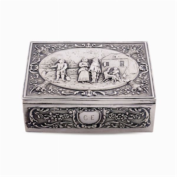 Silver snuffbox