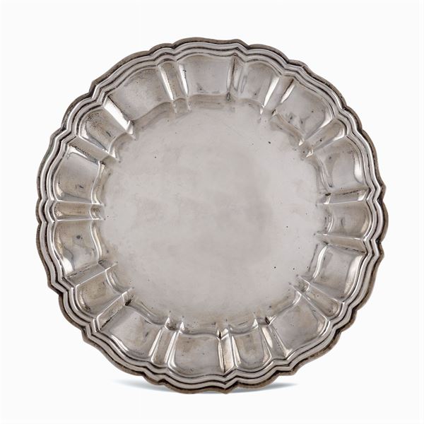 Vassoio circolare in argento  (Italia, XIX Sec.)  - Asta ARGENTI E L'ARTE DELLA TAVOLA  - Colasanti Casa d'Aste