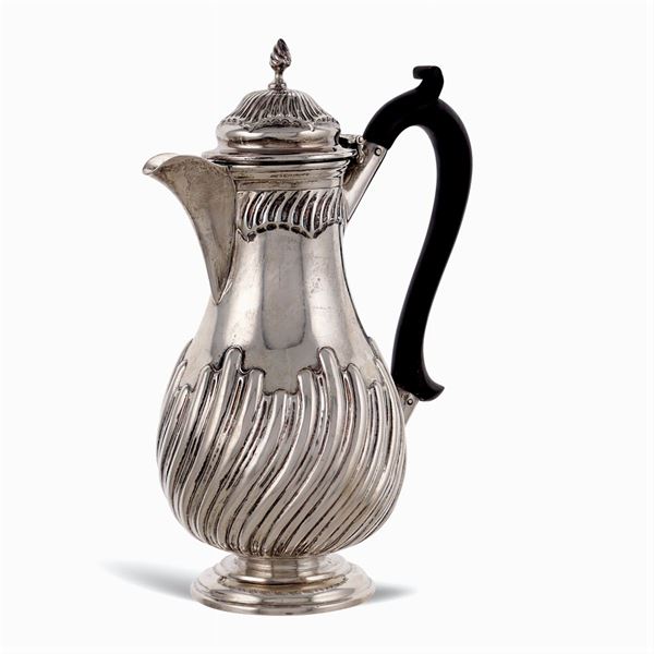 Silver coffee pot  (Chester, 1896)  - Auction Fine Silver & The Art of the Table - Colasanti Casa d'Aste