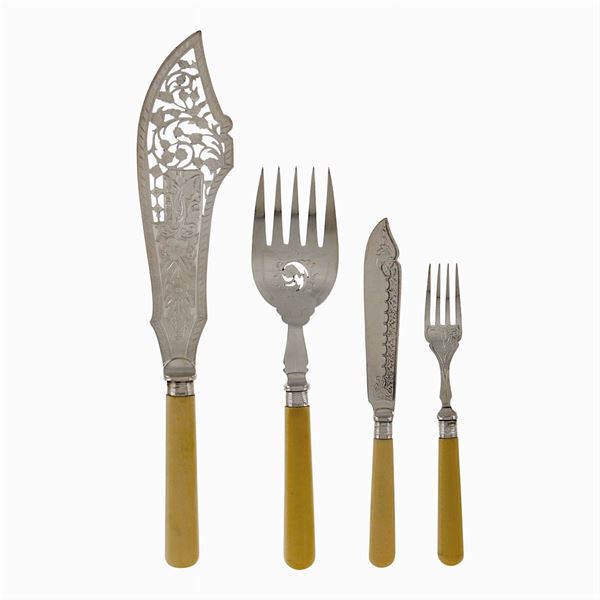 Silvered metal fish cutlery service (14)