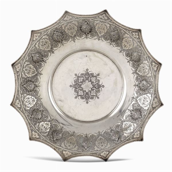 Alzata in argento  (Persia, XX Sec.)  - Asta ARGENTI E L'ARTE DELLA TAVOLA  - Colasanti Casa d'Aste