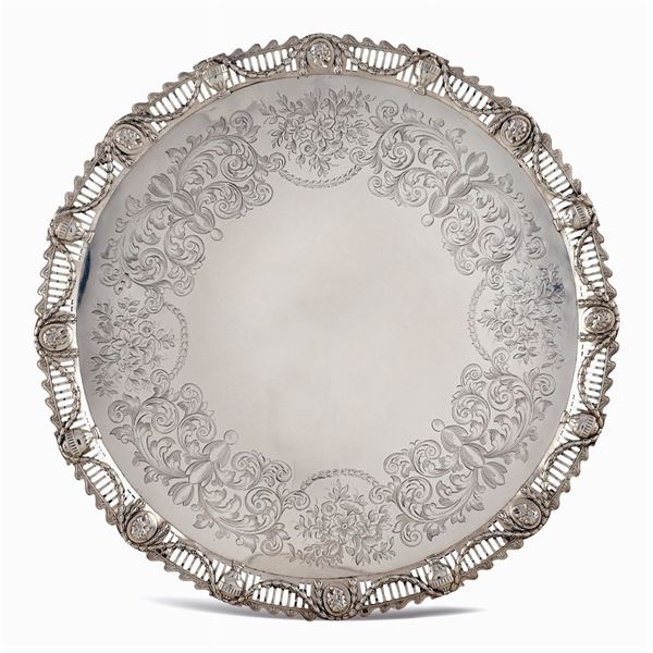 Large silver salver  (England, early 20th century)  - Auction Fine Silver & The Art of the Table - Colasanti Casa d'Aste
