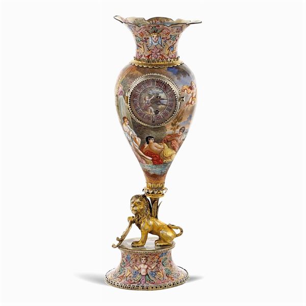 Orologio da tavolo in vermeil e smalto policromo