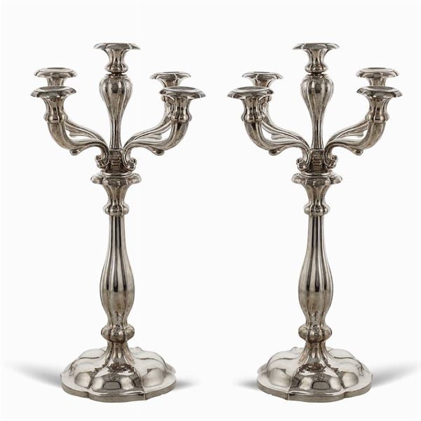 Coppia di candelabri a cinque luci in argento