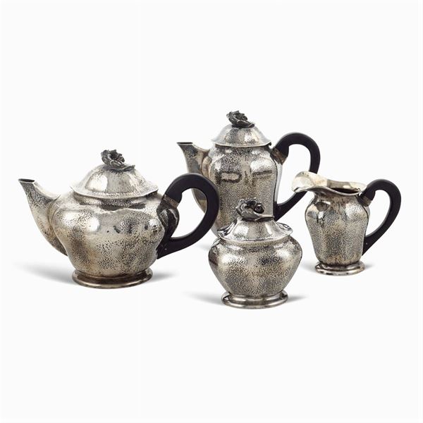 Silver coffee and tea service (4)