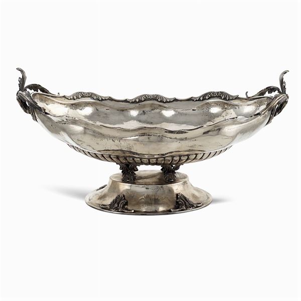 Large oval silver centerpiece  (Italy, 20th century)  - Auction Fine Silver & The Art of the Table - Colasanti Casa d'Aste