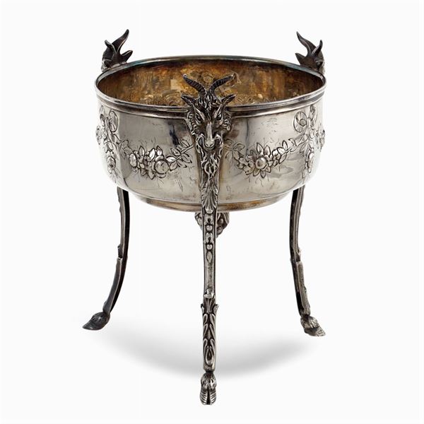 Small silver stand  (France, late 19th century)  - Auction Fine Silver & The Art of the Table - Colasanti Casa d'Aste