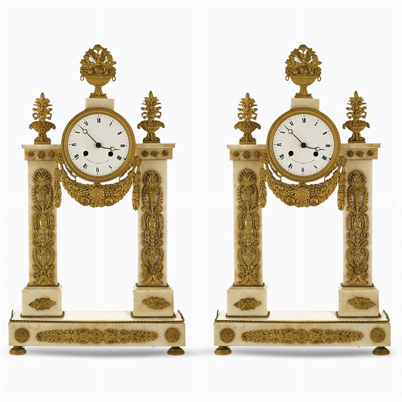 Coppia di Orologi da Tavolo in Stile Neoclassico